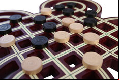 Surakarta Abstract Strategy Game