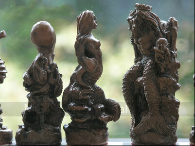 Sea Life Berkeley Chess Set with 3.75 inch King - Cream & Brown